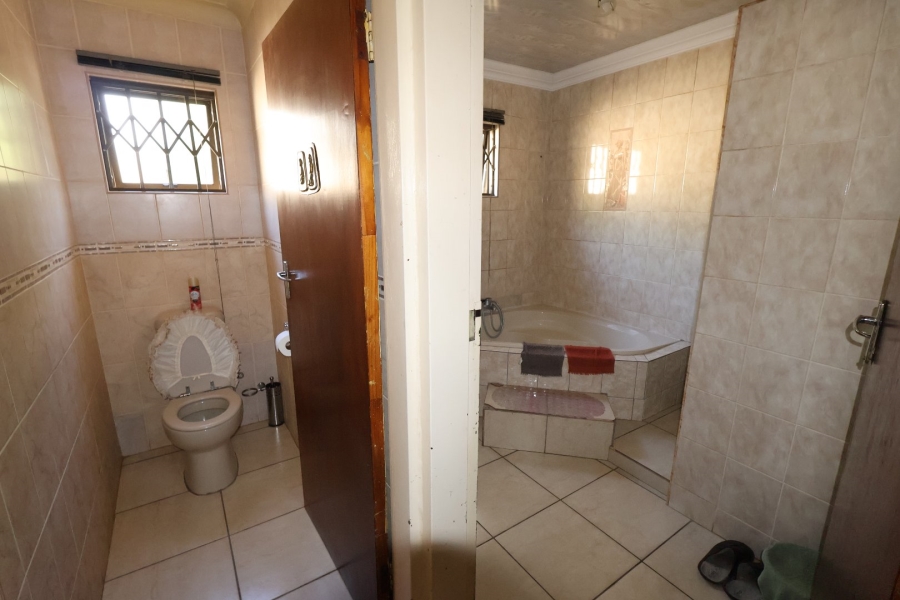 3 Bedroom Property for Sale in Uitsig Free State